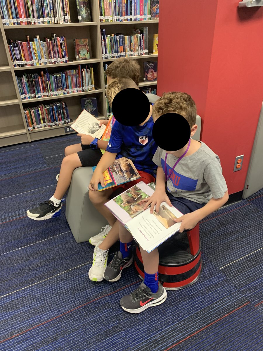 mosshavenlib's tweet photo. Library is back! Loved having K and 2nd grade review procedures.

@josevegaMHE 
@MossHavenPTA 
@LIBRARIESinRISD https://t.co/qRaAr8UJte