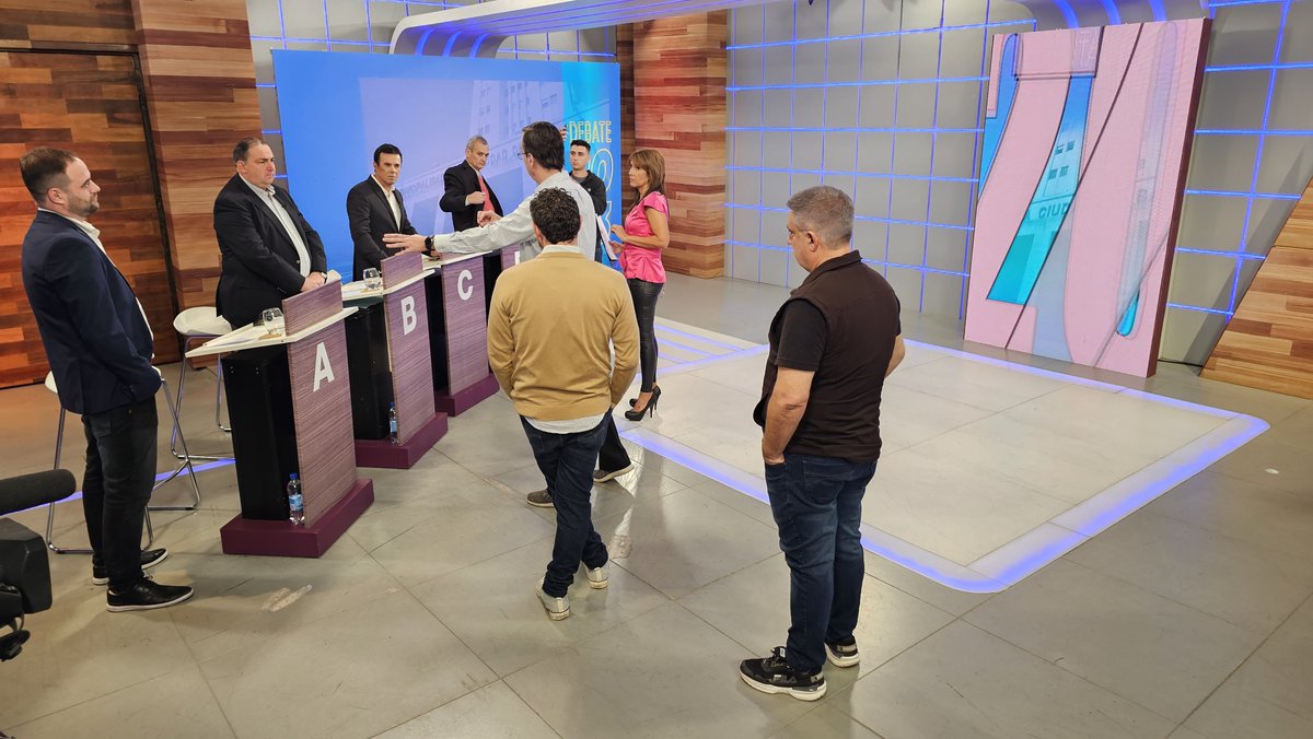 telefesantafe's tweet photo. #SantaFedebatecapital Desde las 20 por #TelefeSantaFe: no te lo pierdas!!! Los cuatro candidatos a la intendencia muestran sus propuestas. Mirá la previa también!!! https://t.co/7mYpDMd6Q5