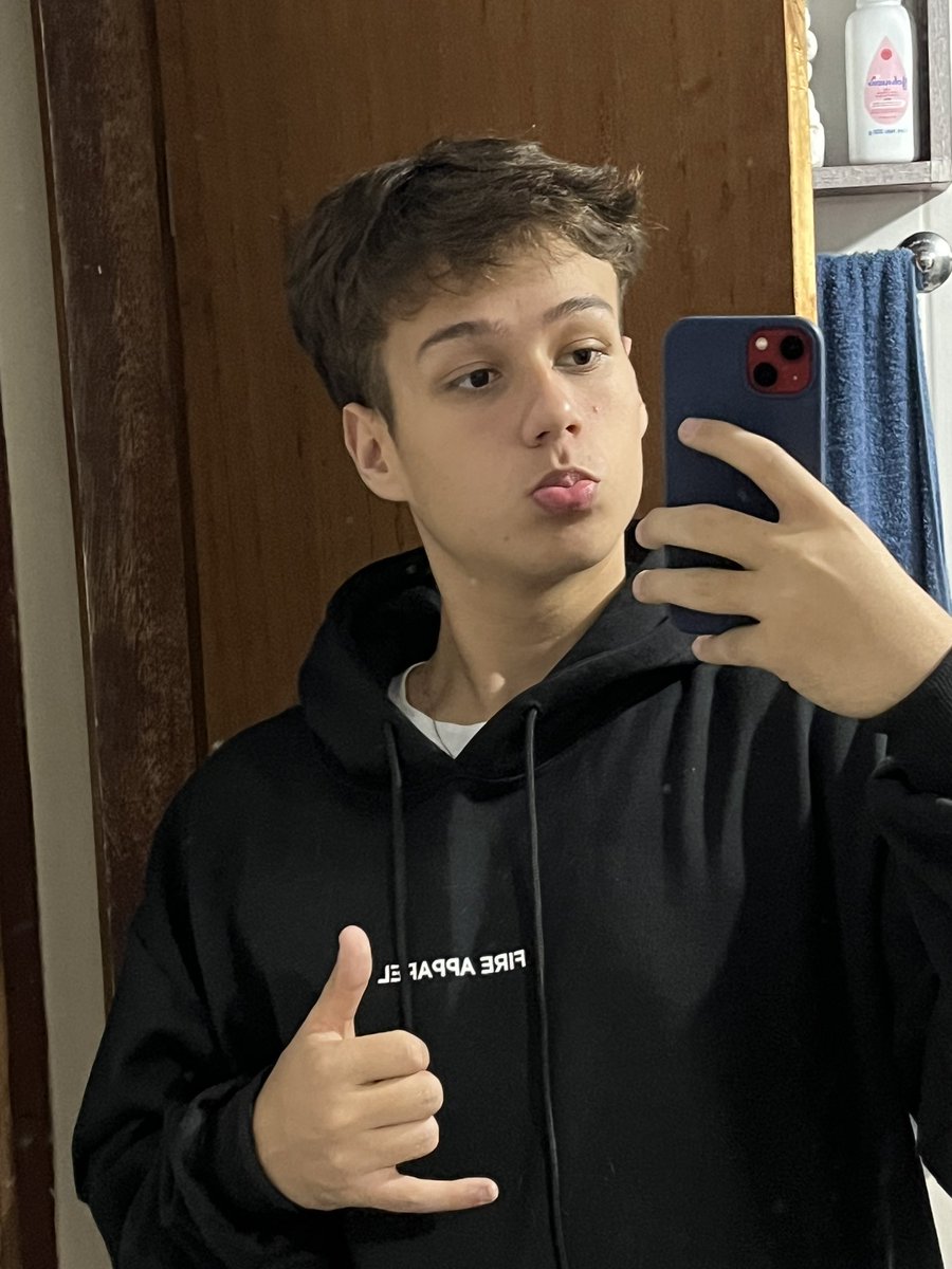 brubrwz's tweet photo. prazer, me chamo Bruno https://t.co/v2MU6lgVGG