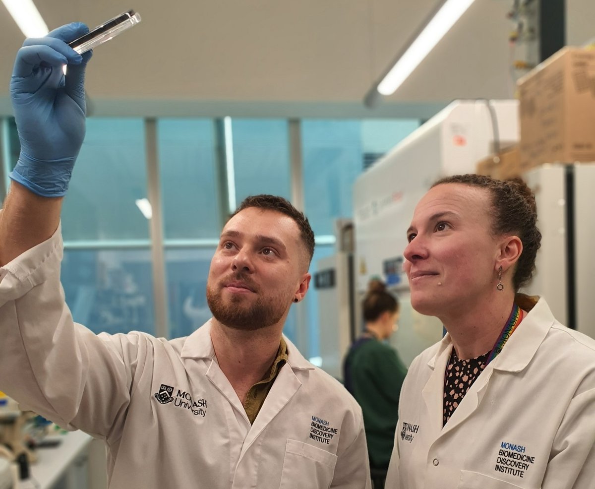 Monash Biomedicine Discovery Institute (@monashbdi) on Twitter photo 1/ Human cells infected by Coxiella burnetii are kept healthy by a novel bacterial protein identified by co-senior researchers <a href="/hayleyjnewton/">Hayley Newton</a> & <a href="/ZamboniLab/">Dario S. Zamboni</a> & 1st author Robson Kriiger Loterio <a href="/MonashBDI/">Monash Biomedicine Discovery Institute</a>, published in <a href="/PNASNews/">PNASNews</a>. Read bit.ly/45sMavJ 1/ Human cells infected by Coxiella burnetii are kept healthy by a novel bacterial protein identified by co-senior researchers <a href="/hayleyjnewton/">Hayley Newton</a> & <a href="/ZamboniLab/">Dario S. Zamboni</a> & 1st author Robson Kriiger Loterio <a href="/MonashBDI/">Monash Biomedicine Discovery Institute</a>, published in <a href="/PNASNews/">PNASNews</a>. Read bit.ly/45sMavJ