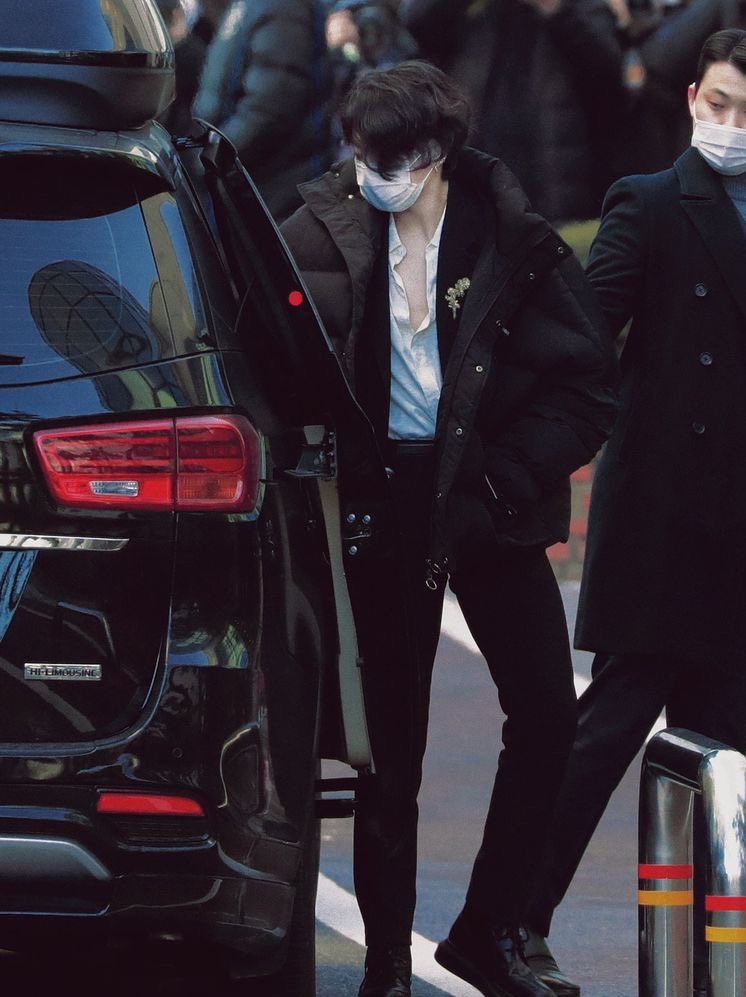 JeonEsHi97's tweet image. remember when everyone went crazy and lost their shit over this jungkook