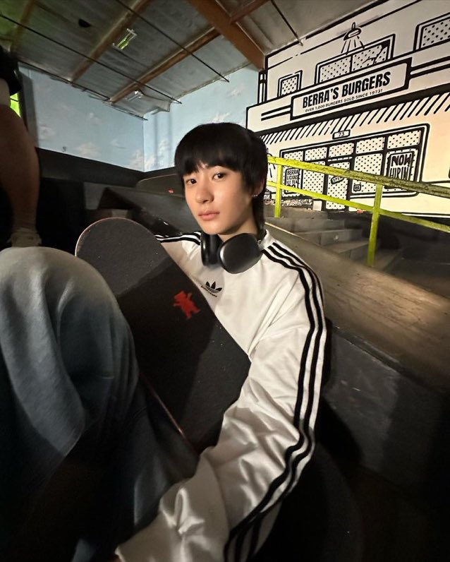 My heartbeat was echoed by the cadence of the wheels hitting the pavement, which propelled me forward into a universe of endless possibilities. Me as Sk8r boi! 🛹