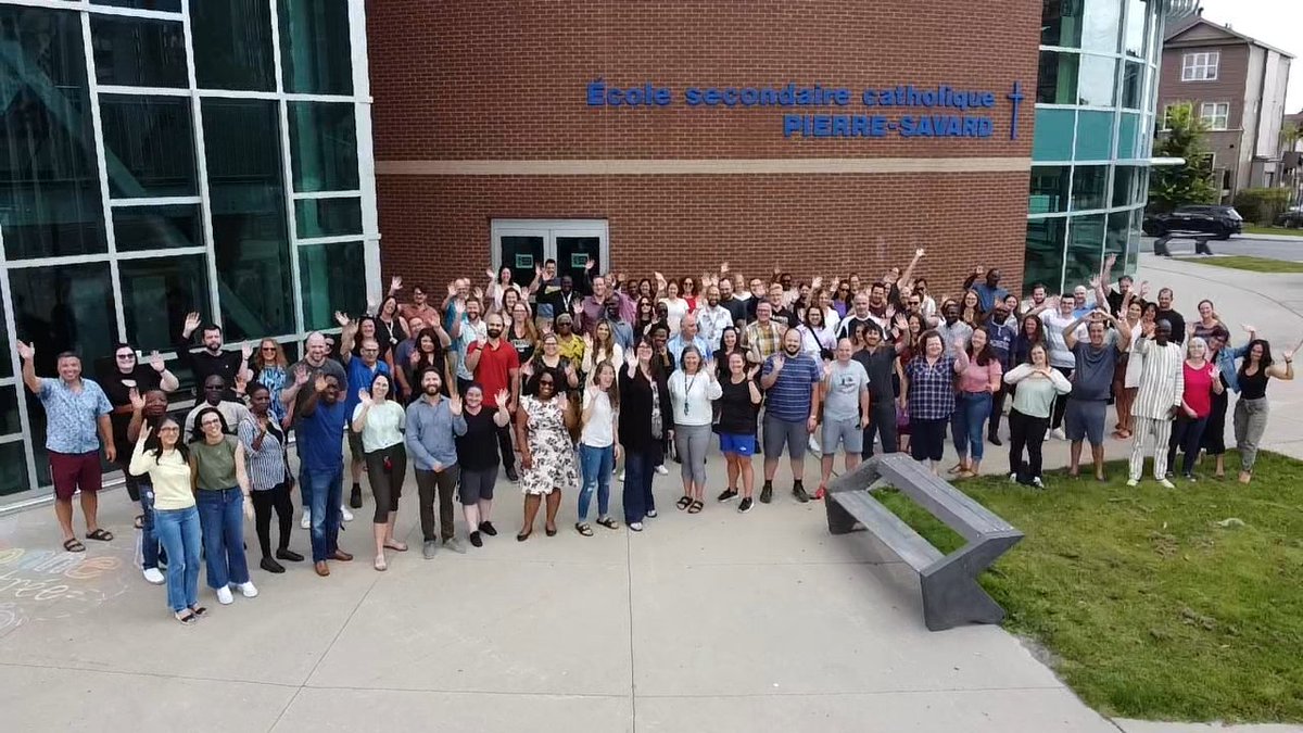 Nous sommes prêts à accueillir nos plus de 1400 élèves demain matin!  Au plaisir de retrouver nos chers <a href="/Epaulards_PS/">Épaulards PS</a>, #engagementCECCE #rentrée2023CECCE