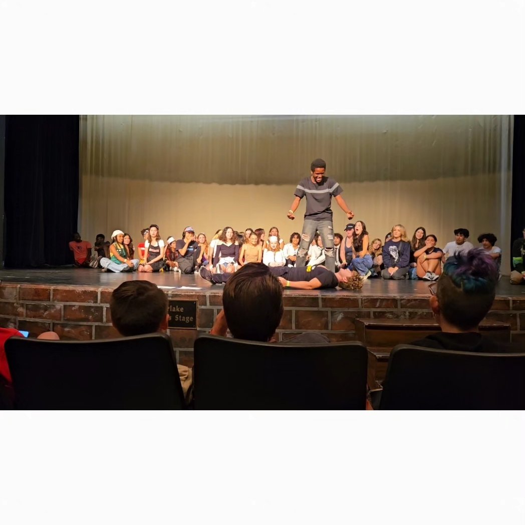 No one looks stupid when they’re having fun. — Amy Poehler #improv