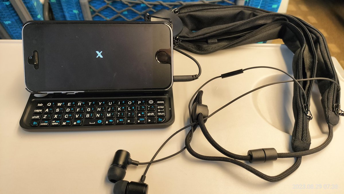 masatataro's tweet photo. イヤホンだけS社ie40proに置き換えようと購入したスマートストラップ。音とコスパよすぎてワロタ。 https://t.co/Ou7TxFovWN