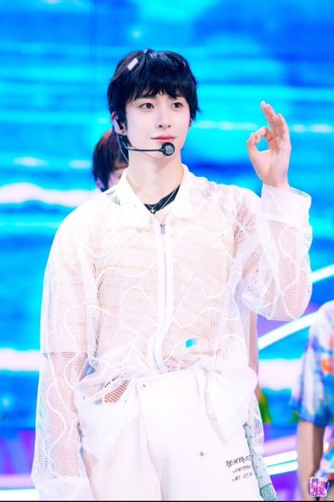 Every moment, from the stunning performance to the practices, contributes to making priceless memories. Come along on this musical adventure with me, and let's make each note count! 

➫ m.programs.sbs.co.kr/enter/gayo/vis…