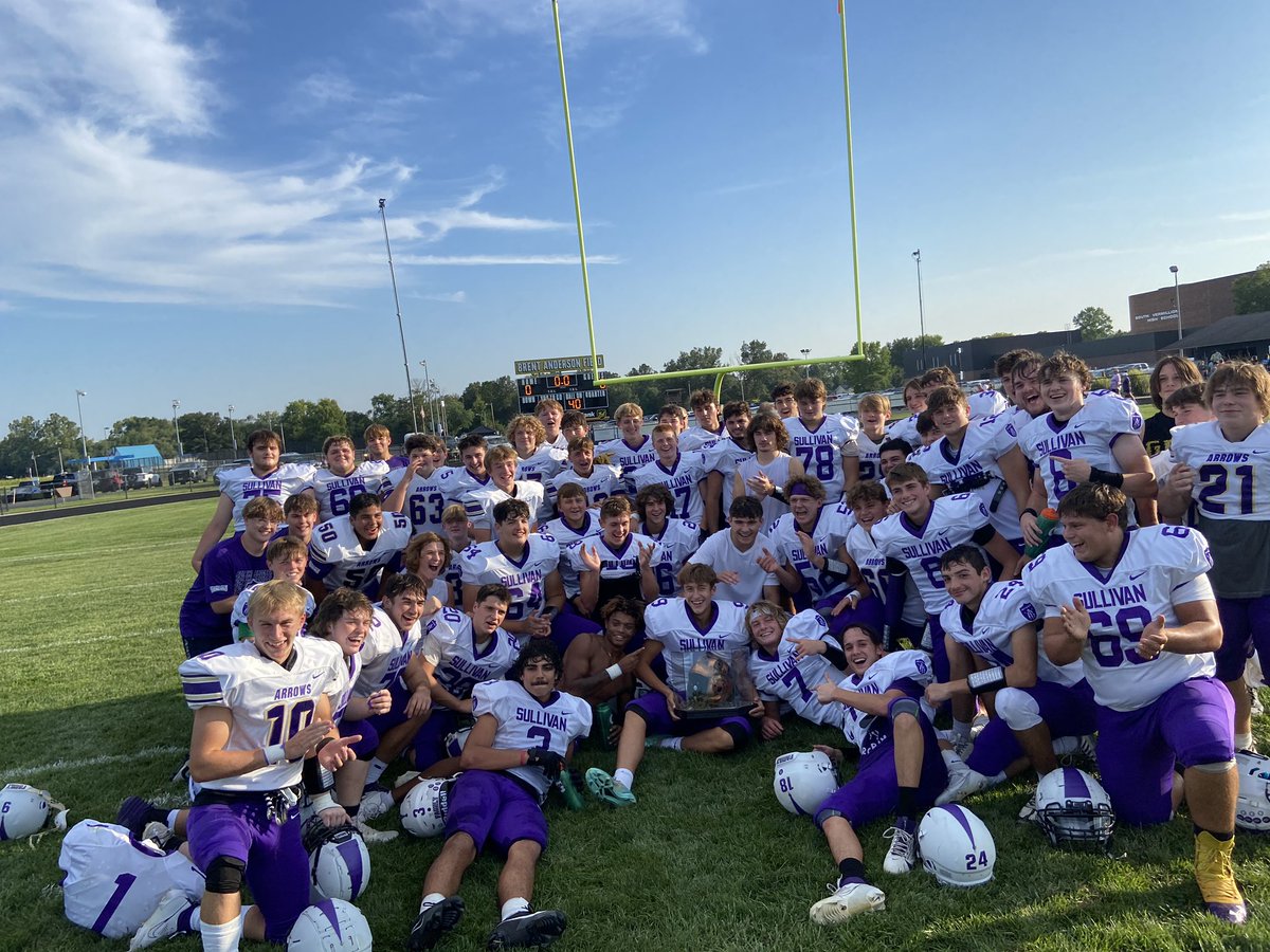 JackBerneyTV's tweet photo. The Arrows win the bronze helmet in an absolutely thrilling game! 

@WTWOsports 🏈 https://t.co/1bDYonlhRk