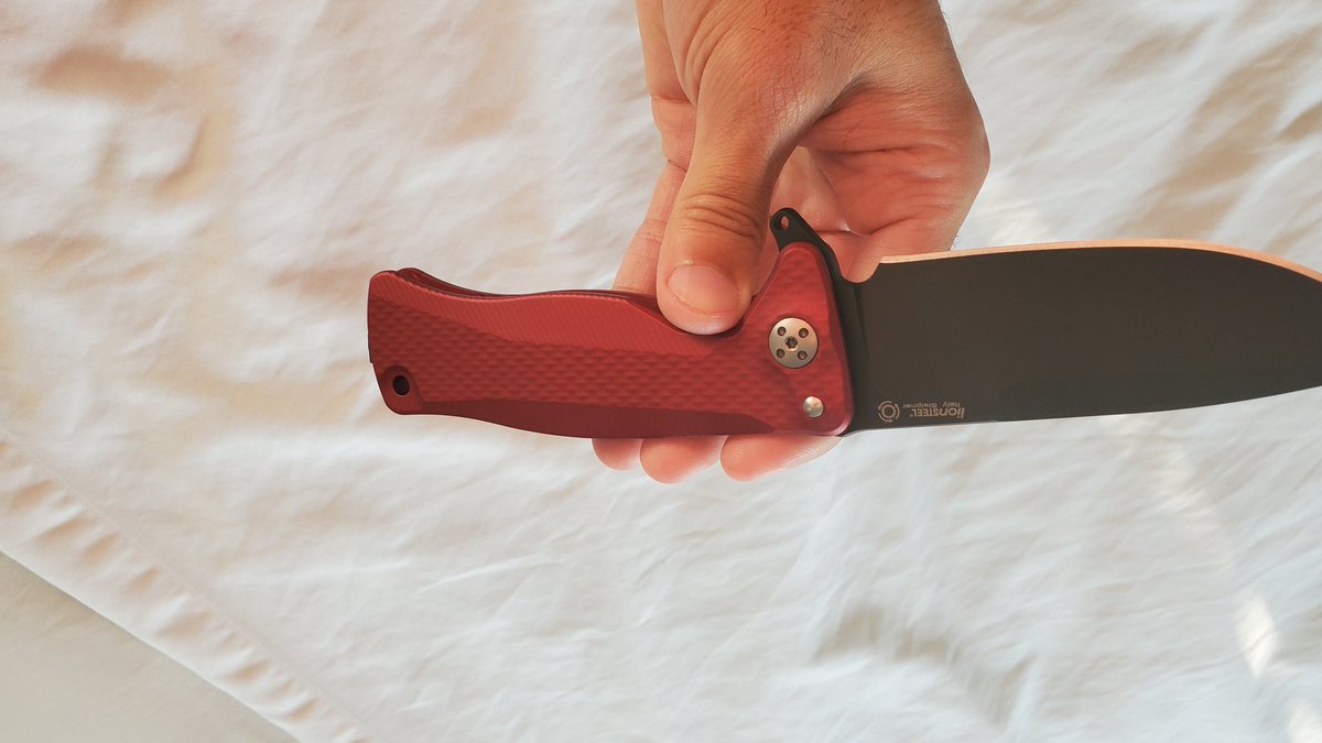 InThePocketEDC's tweet photo. @BladeHQ well, unfortunately you guys ran out of Gerber Dimes by the time I ordered.A promise is a promise though and I'm a man of my word. Thank you to the packer who made sure I still got a Gerber Dime drawn for my complete National Knife Day package! The Lionsteel is a beauty! https://t.co/78fl2a3u66