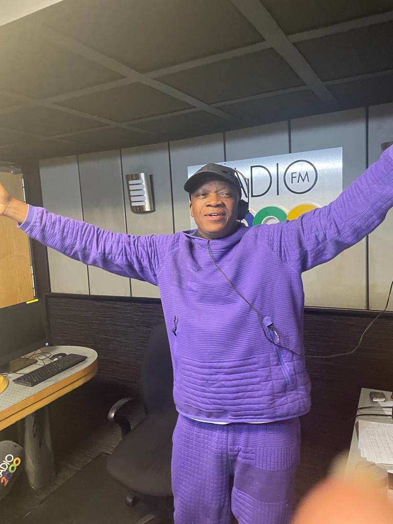 Radio 2000 tweet media