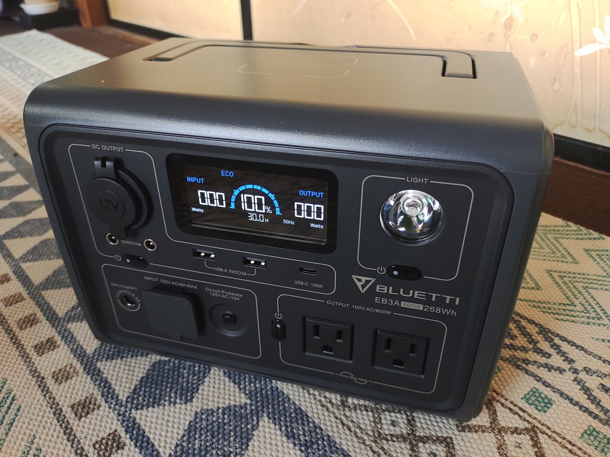 snsyaloo's tweet photo. これで車中泊の時でもノートPCに給電できる‼️急に入ってきた仕事にも対応可能だ😊

#ポタ電
#ポータブル電源
#BLUETTI 
#EB3A https://t.co/Fv315kDiBk