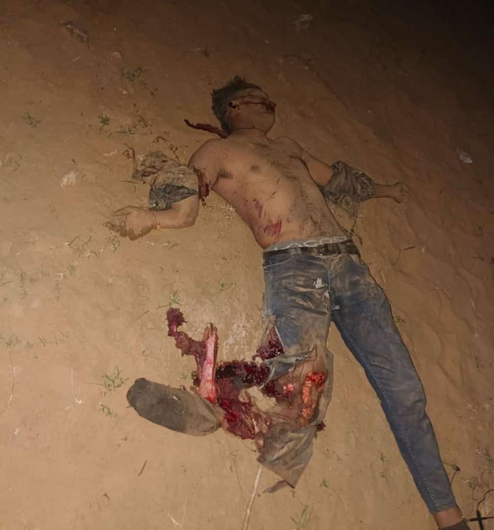 कुचामन थाना अंतर्गत राणासर के पास अनुसूचित जाति के तीन युवकों पर अलग- अलग लगभग 5 केंपर में सवार बदमाशों द्वारा टक्कर मार मार कर आत्मघाती हमला किया गया है। जिनमे 2 की मौके पर मौत हो गई है एक गंभीर रूप से घायल है। <a href="/RajPoliceHelp/">Rajasthan Police HelpDesk</a> मामले में तत्काल प्रभाव से कार्रवाई करें