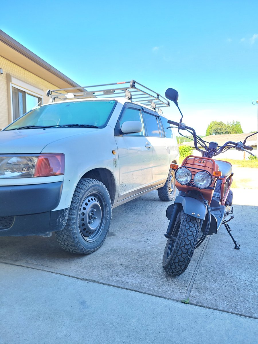 無骨な弟分ができました。笑

#ズーマー
#無骨な弟
#ガソリン高いもん
#１人ならこれでいいわ
#とりあえずの仮相棒
#ほんとはカブ狙い
#見つかるまでの付き合い
#これでもいいな
#プロボックス
#君に不満があるわけじゃない