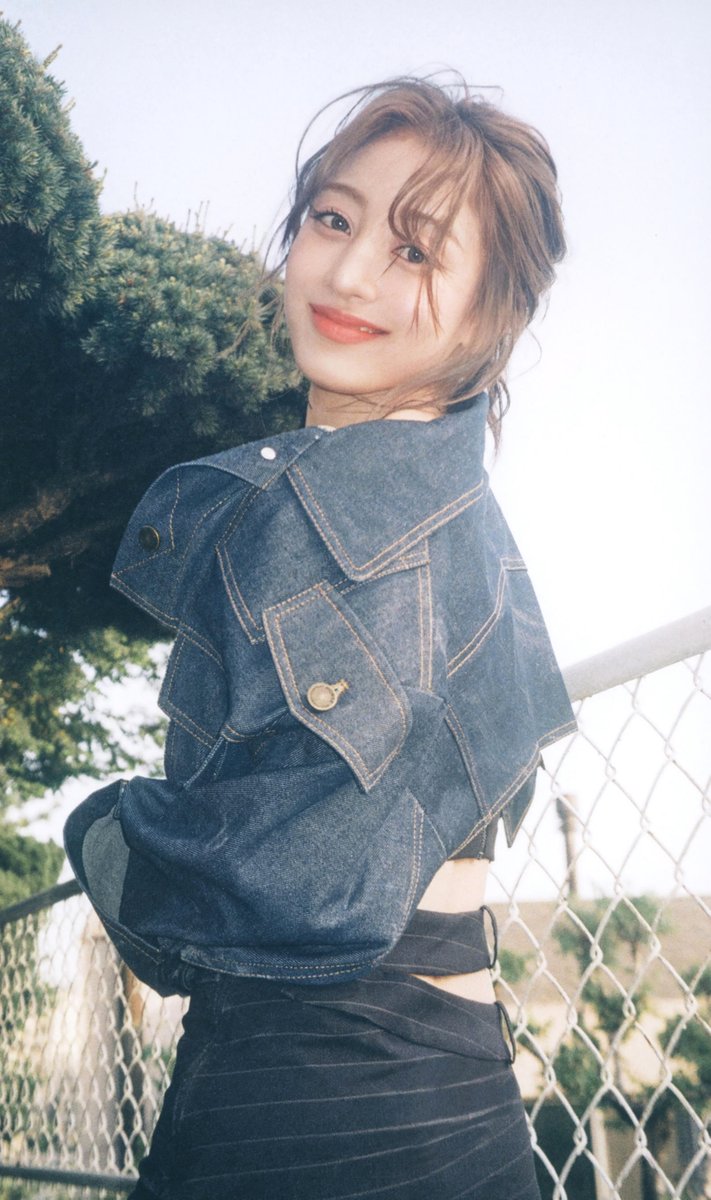 SCAN] JIHYO The 1st Mini Album 