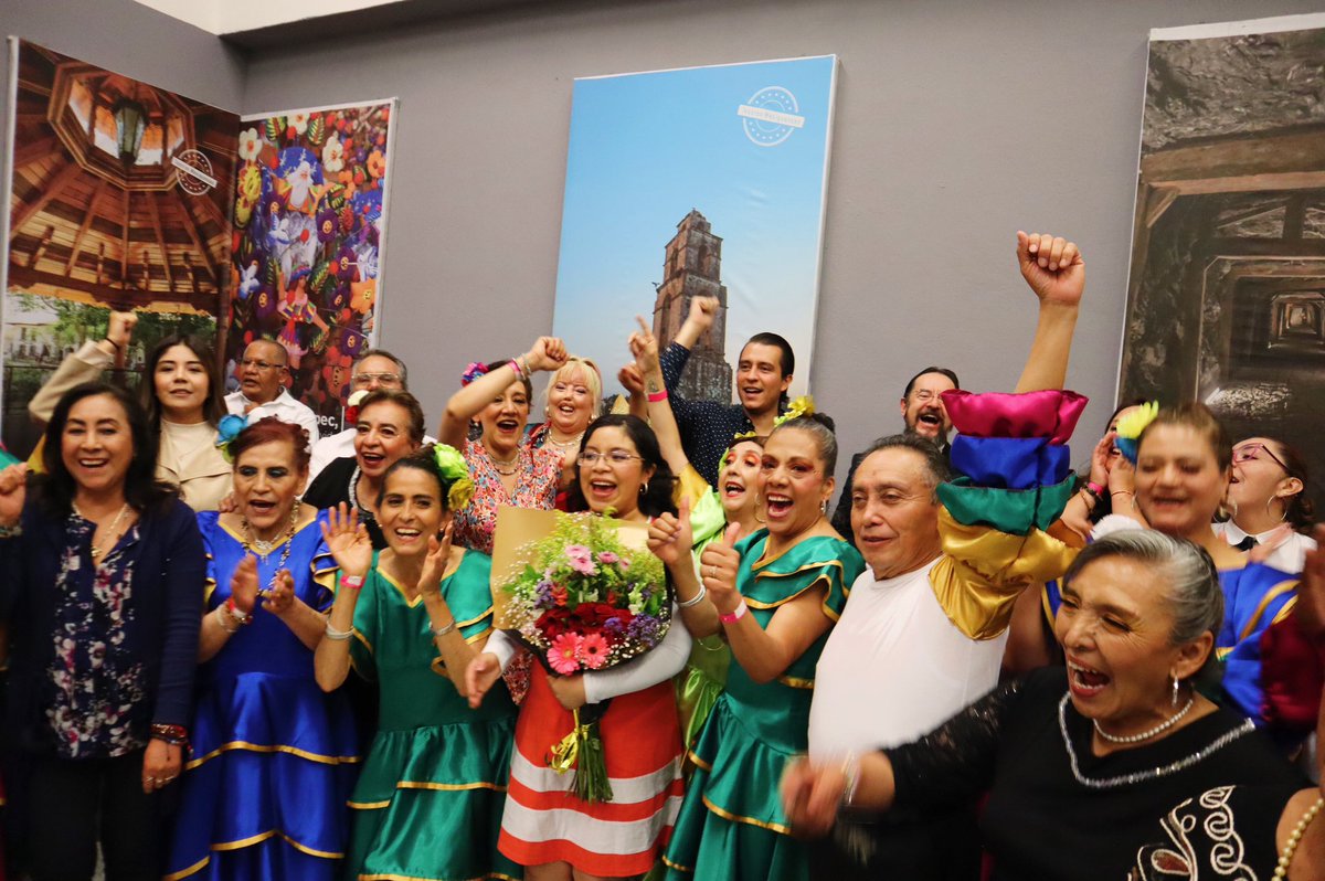 RayMartinezZen's tweet photo. ¡Felicidades a todas las abuelitas y abuelitos toluqueños en el #DíaDelAdultoMayor! 🧓🏼👵🏼 
Para celebrarlos a todos, el día de ayer tuvimos un gran concierto con la @OFiToluca, donde participaron todas y todos los adultos mayores del @DIFToluca.

¡Les deseamos un feliz día! ✨ https://t.co/qjmzUShq4s
