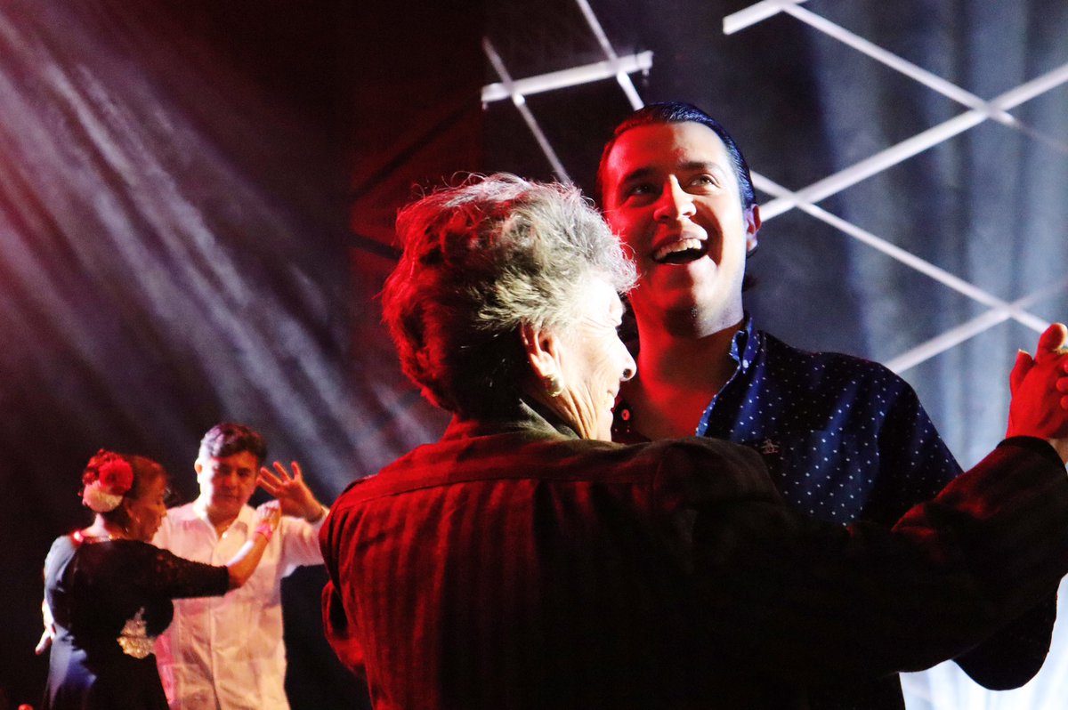 RayMartinezZen's tweet photo. ¡Felicidades a todas las abuelitas y abuelitos toluqueños en el #DíaDelAdultoMayor! 🧓🏼👵🏼 
Para celebrarlos a todos, el día de ayer tuvimos un gran concierto con la @OFiToluca, donde participaron todas y todos los adultos mayores del @DIFToluca.

¡Les deseamos un feliz día! ✨ https://t.co/qjmzUShq4s