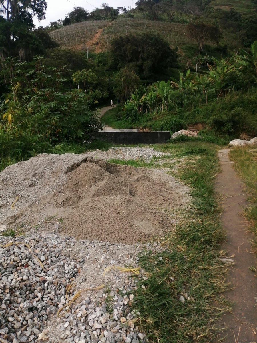 MeridaPropone's tweet photo. #28Agos - Vecinos del Sector Rincón Alto de San Jacinto, Parroquia Jacinto, Plaza del municipio #Libertador esperan sea habilitado el puente que los comunica con los demás sectores de la parroquia. Lamentablemente, son 4 años en esta situación.
#Merida #LaGentePropone https://t.co/zZHYBfrXr1