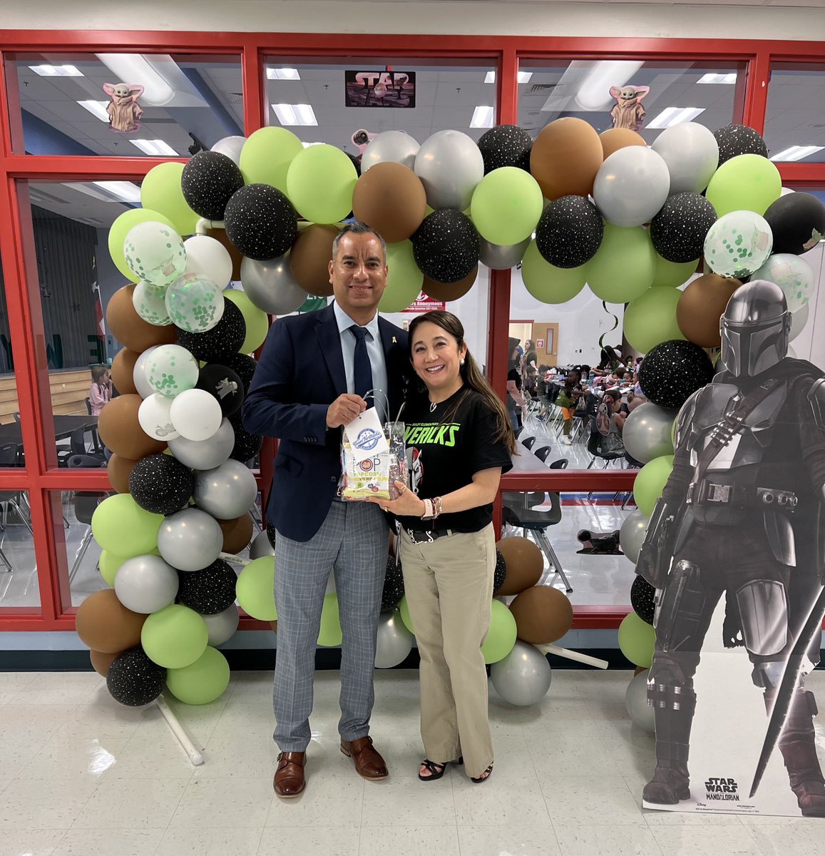 🤩What a nice surprise visit from <a href="/ExecDirTS/">Kris Trejo</a> Kris Trejo on our first day of school.  Mr. Trejo was able to see our “MAV”alorians in action and say “Hi” to our our outstanding students and staff.  💫THIS IS THE WAY! <a href="/NISD/">Northside ISD</a> <a href="/NISDBoldt/">Boldt Elementary</a> <a href="/Sosa06Andi/">Andi Sosa</a>
