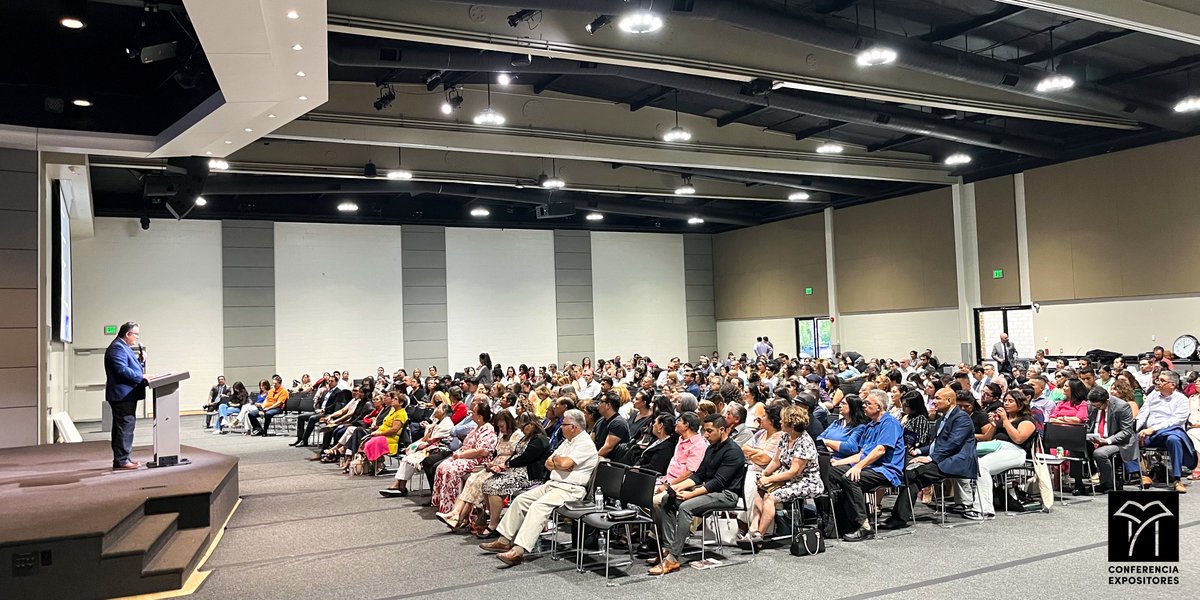 ConferenciaExp's tweet photo. Más de 300 hermanos voluntarios de Grace Community Church se reunieron este fin de semana en preparación para la conferencia Expositores 2023. ¿Podrían unirse a nosotros para orar por ellos? https://t.co/v2bKZNSEul