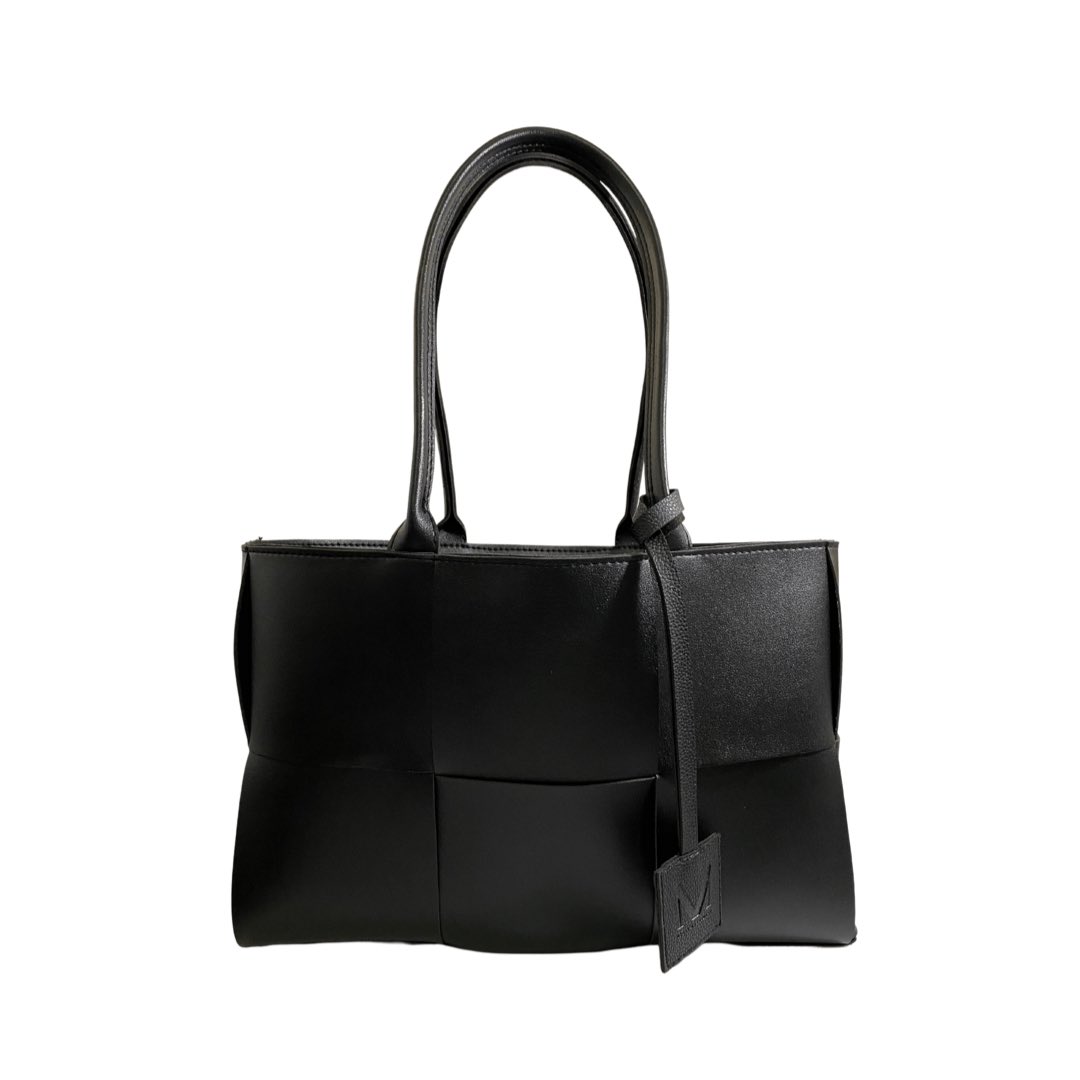 megat_sharezman's tweet image. Megat potong~
Megat jahit~
Megat jual beg~
•
Beg blh customise. Pilih nk warna apa.
•
Nk tgk harga, ukuran &amp;amp; design beg blh visit:
•
SocMed Kami: 👉 linktr.ee/megatsharezman
•
Atau DM Terus 👉 wa.me/c/60142451711