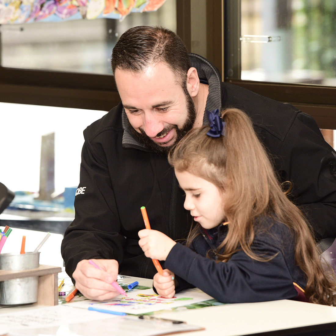 TheKnoxSchool's tweet photo. We love it when Dads come in to the Early Learning Centre, and today there were some extra special Fathers' Day activities. Reading, painting, and games! Happy Fathers' Day for Sunday. #theknoxschoolaustralia #proudtobelong #fathersday2024 https://t.co/wY845DSHTF