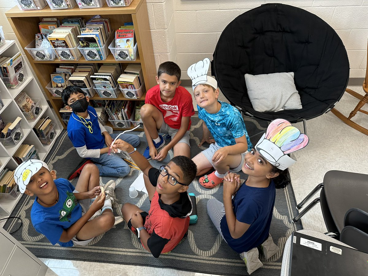 Building our class community while having fun and learning about #LCPS5Cs #TeamThompson <a href="/E_ThompsonES/">Elaine Thompson Elementary</a>