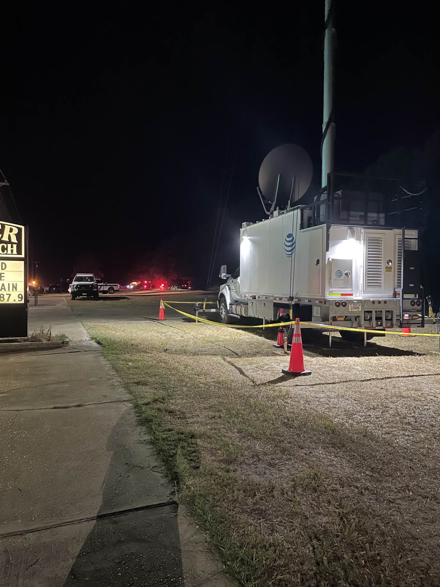 Last Thursday one of our SatColts was dispatched into Northern Jasper County to assist the local First Responders in the Shearwood Creek Wildfire. This asset will provide coverage to all the state and local First Responders at the front lines. #FirstNet #AT&amp;T #Texas