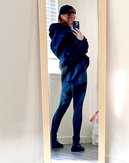 I always feel like the secret goth kid when I leave the house&hellip; https://t.co/dQv6cQP72m<a href="/tag/themonster"class="tags"><span>#themonster</span></a>