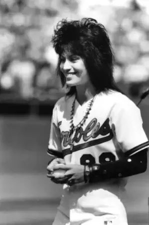 philenespanol's tweet photo. Yeah we’ve had some cool names rep the orioles but forever the coolest is Joan Jett. And she’s been repping for a while. #Birdland https://t.co/uYU8j7CUkC