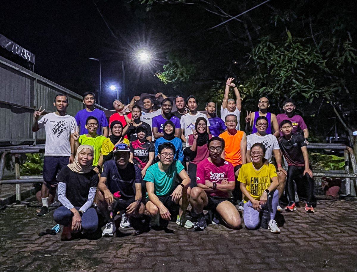 ajezzzzzzz's tweet image. slept late woke up late almost ffk I showed up anyway. 

#445AMSession with Kyserunkrew