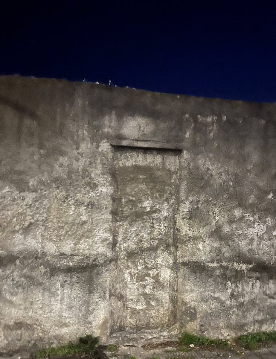 si te queres ir ahí tenes la puerta