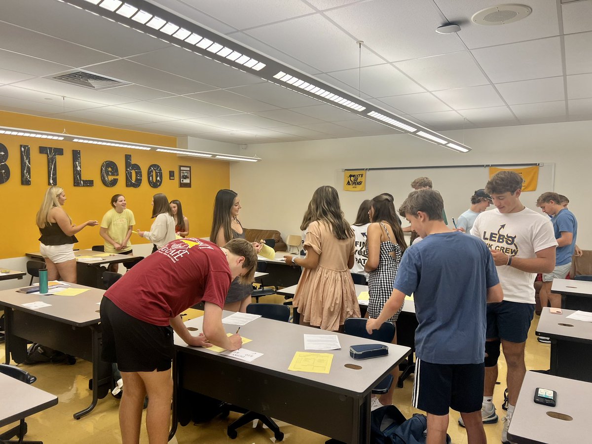 BITLebo's tweet photo. AP Macroeconomics students getting their first Econ lesson through trading dum dums! Going to be a great semester! #Lebofirstdayofschool #leboproud https://t.co/JEaMRe8YlD