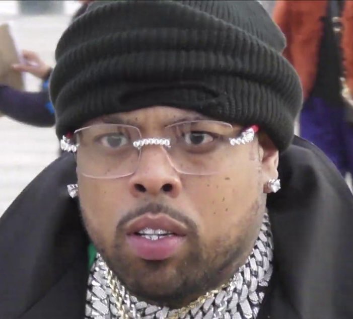 synthman42's tweet photo. When a rap caviarcel says something so gunnphobic so you gotta hit them with that flygod stare https://t.co/CPRtivbMyV