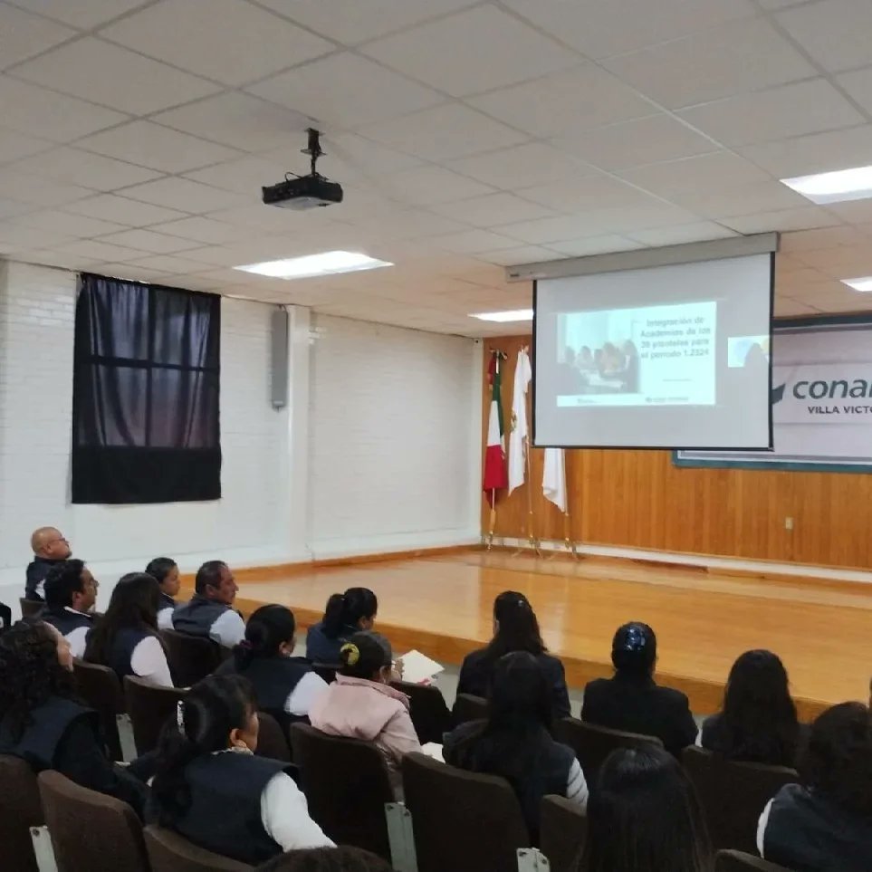 Conalep_Edomex's tweet photo. Con la participación de la Mtra Evangelina Varela Figueroa, quien nos brindó una visión clara de nuestros objetivos como institución iniciamos la Integración de Academias de los 39 planteles para el periodo 1.2324 deseándoles mucho éxito en este nuevo ciclo
 #TransformandoCONALEP https://t.co/wqEHP4CTpa