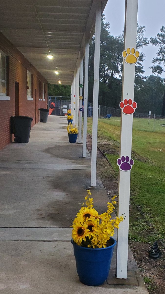 LisaSnow4U's tweet photo. Home to school projects https://t.co/oSiHelWNLW