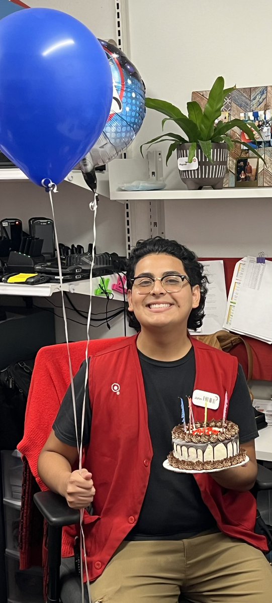 Happy birthday to TL John!!!! Hope you have the best day ever!!! @bedoya1715