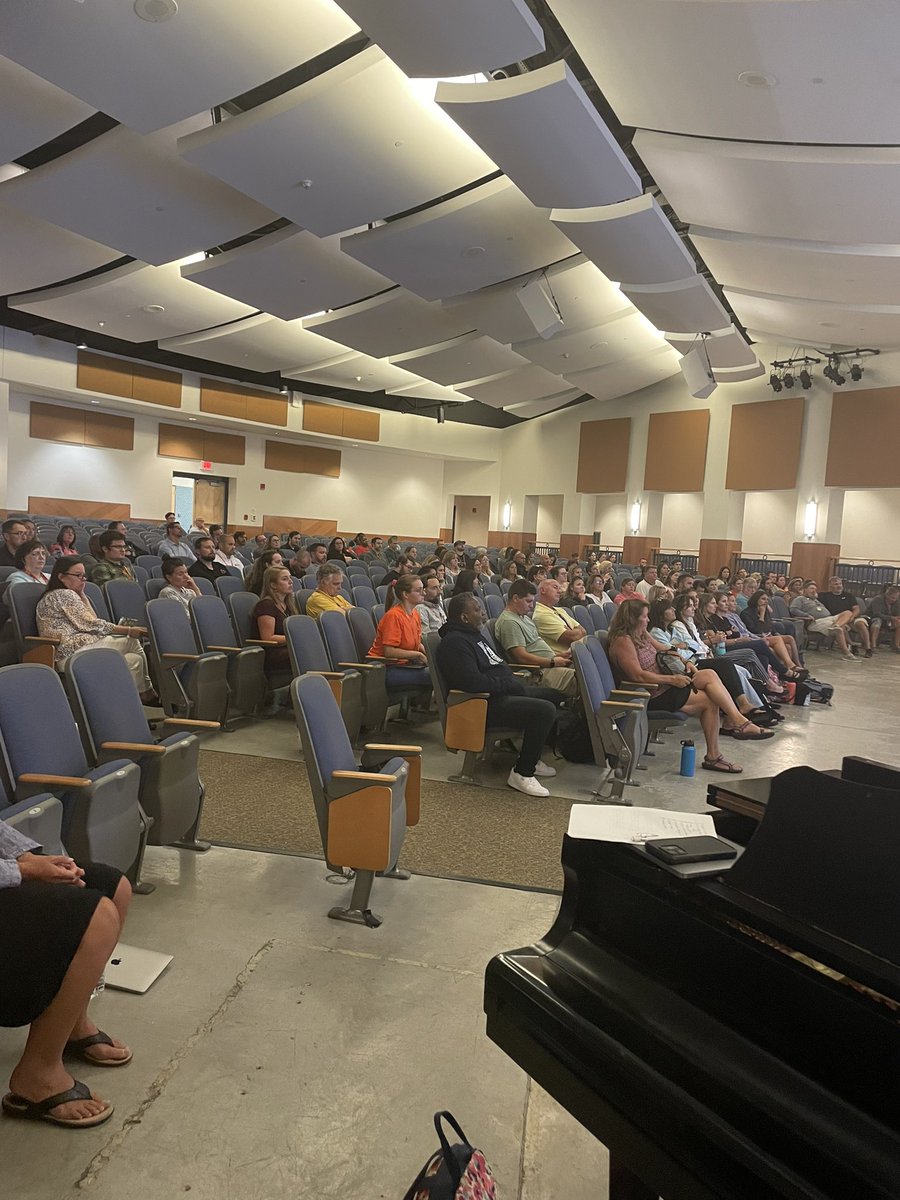 Beverly High School tweet media