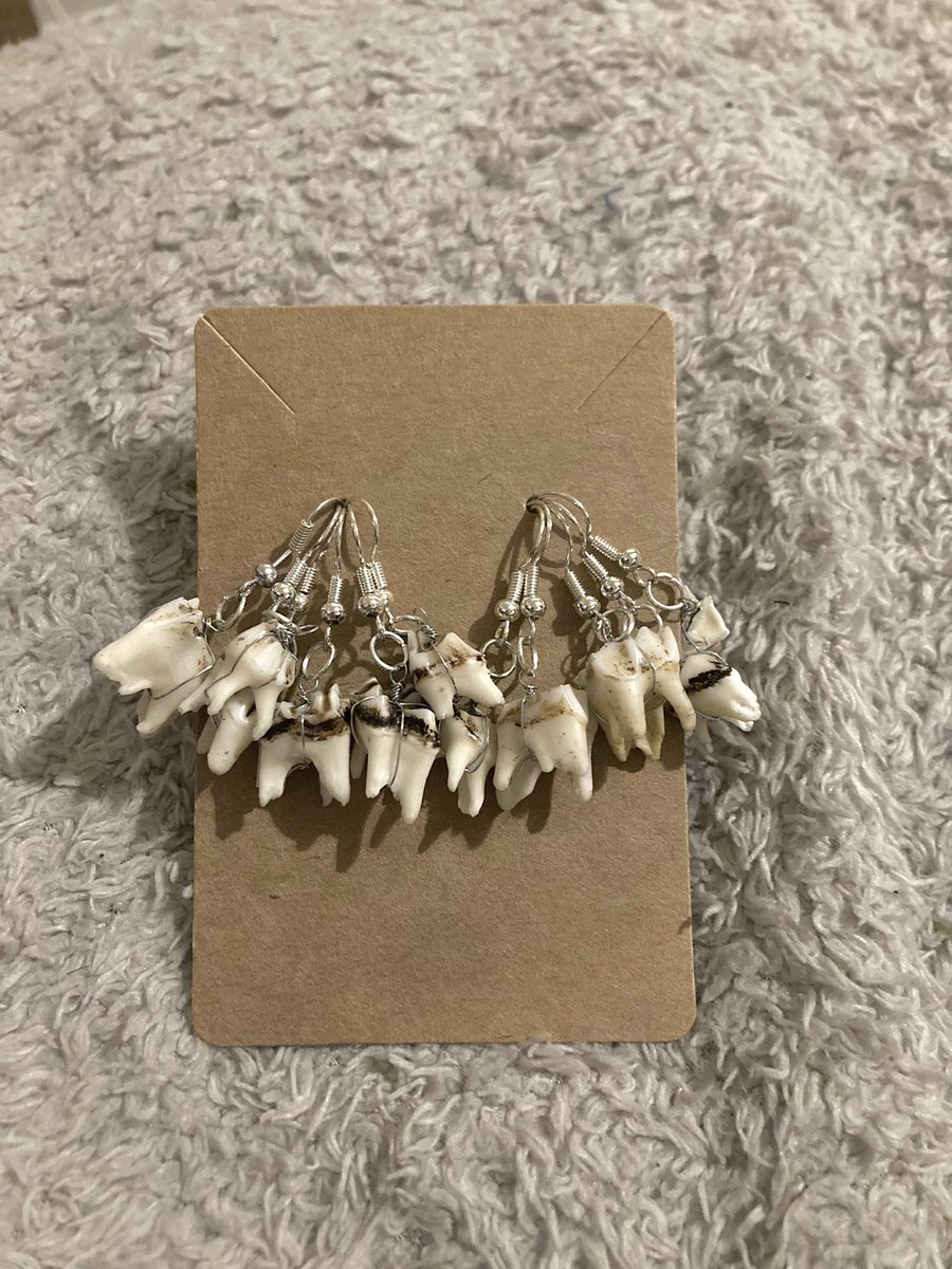 🦷TEETH🦷
Proper photos to be taken soon, but look! Teeth earrings! So excited to add these to the store🥰