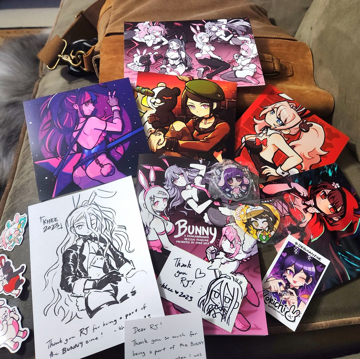 just got my copy of the <a href="/drbunnyzine/">BUNNY Danganronpa Design Zine 🐰</a> and im sooo happy everything looks sooo good and its my first time seeing my own art in a physical zine!!!! thank you so much for the oppourtunity and the kind notes <a href="/cactuskhee/">khee chuu 🧀🐭 syd animaga C18</a> 😭❤️❤️❤️