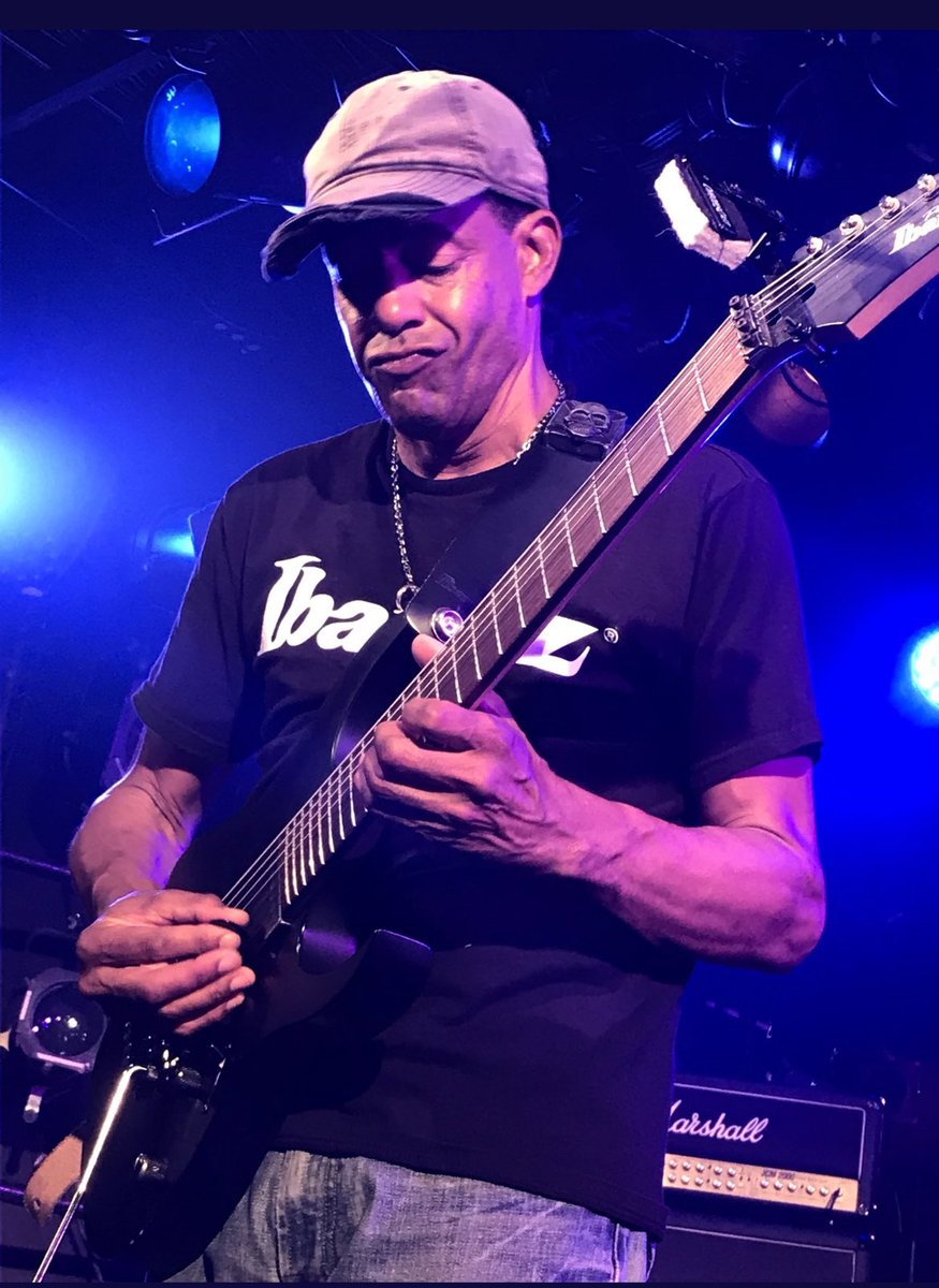 tatsurocker's tweet photo. おはようございます☀
本日も宜しくお願いします🙇♂️
Happy Birthday! Tony MacAlpine🎉
こちらはM.A.R.Sの『Project : Driver』のレコード。Rob Rock、Rudy Sarzo、Tommy AldridgeそしてTony MacAlpineが各それぞれ来日した際にサインを書いて貰いコンプリート。
#TonyMacAlpine
#MARS
#ProjectDriver https://t.co/xdA0M1BzgH