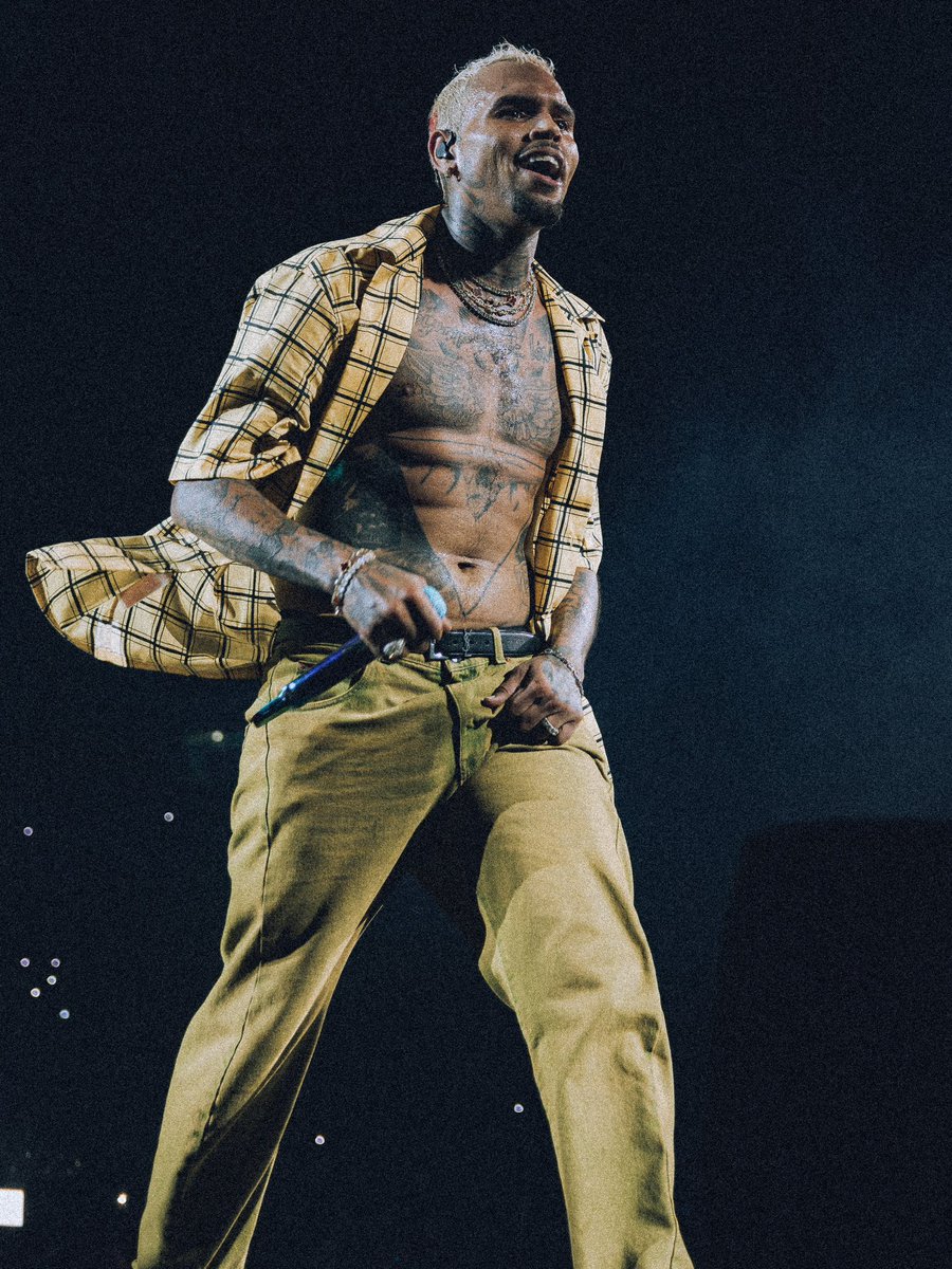 JRVS876's tweet photo. Breezy | BZR Weekend | Chris Brown &amp; Friends https://t.co/iRcInc6vaB