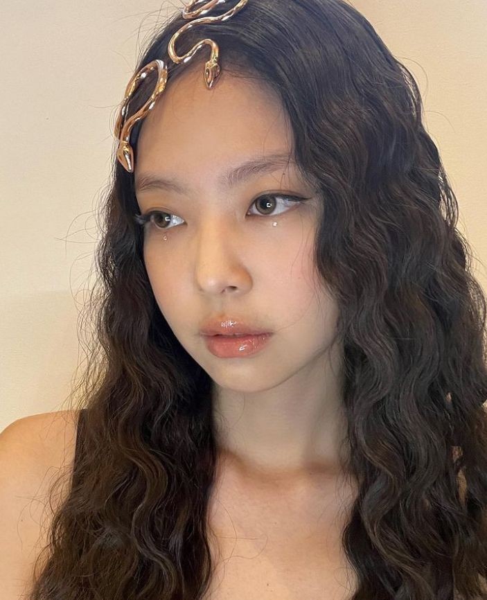 ᅟ ᅟ  
ᅟ ᅟᅟ     ɑ𝗇𝖽 ⅰ'𝗆 𝗯𝗮𝗱 𝗅ı𝗄𝖾 𝗍𝗁𝖾 𝐁а𝗋𝖻ⅰ𝖾 /. 
ᅟ ᅟᅟ   ⅰ'ꭑ а 𝖽ɔ𝗅𝗅, 𝖻𝗎ɬ ⅰ ѕ𝗍ⅰ𝗅𝗅 ɯа𝗇𝗇а 𝗉ɑ𝗋𝗍ч
ᅟ ᅟ