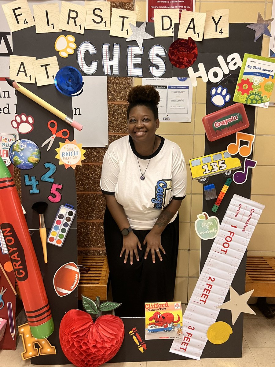 capitolheightse's tweet photo. A special shout-out to Ms. Gay! Thank you for all you do!♥️♥️
The first day of school isn’t easy in the office… but you are a pro!
#principalsecretary #officemanager #registrar #shecares #dedication #thatsmile https://t.co/t29dwZ7vzB