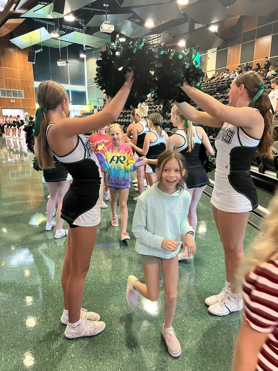 EHUEPrincipal's tweet photo. What a great way to start a Monday with our 2023 RAMS Way Kick Off! Thank you PRHS cheerleaders and student section leaders for joining! #RAMSWAY #letsgrowtogether @PRSchools @EmilyRoseDunker https://t.co/9axD54vz1Q