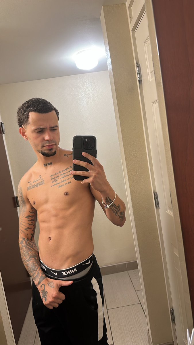 Williiam24's tweet photo. 🧟‍♂️ https://t.co/hwtS3GhHfr