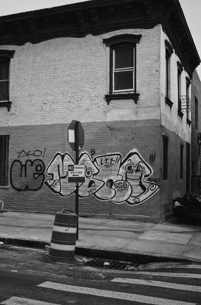 Brooklyn 💭
📸: X-T4// XF27MM F2.8
#fujifilm #fujifilm_xseries #xt4 #xf27mmf28 #streetphotography #myfujifilmlegacy