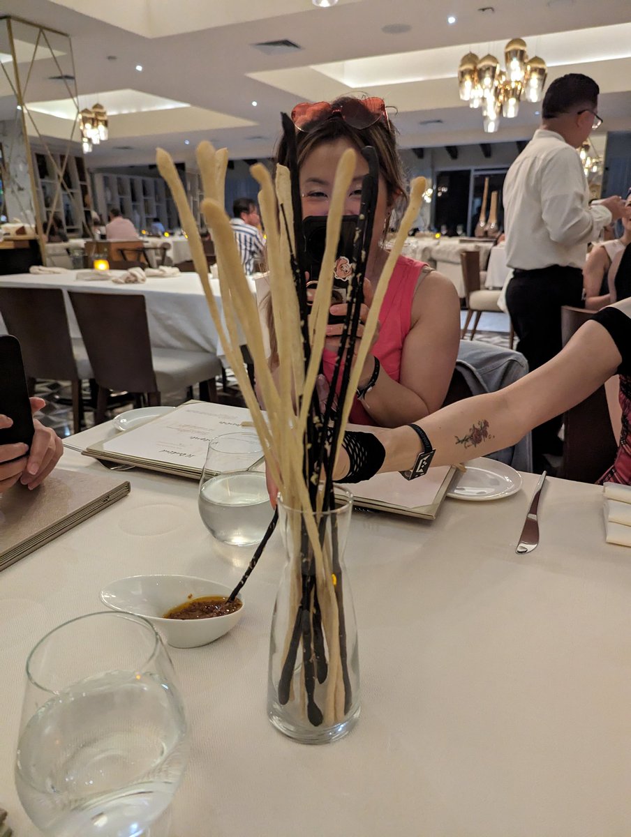ChibiMiharu's tweet photo. Literally breadSTICKS 😂 https://t.co/Awzgqwb4b6