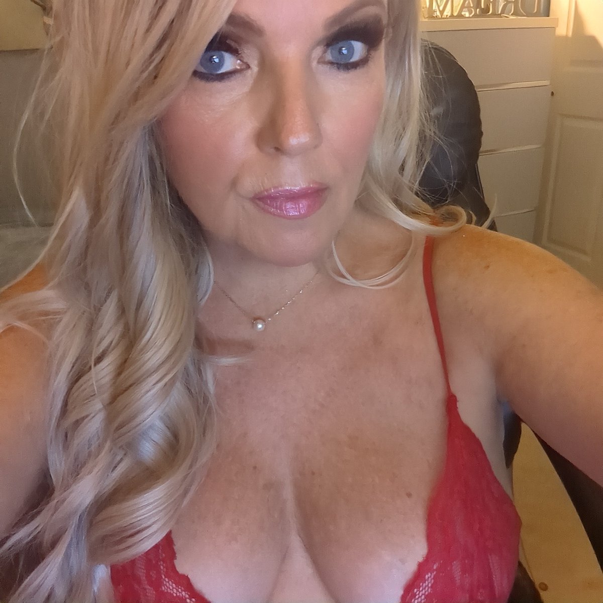 LexisLoveCam's tweet photo. #milf#squirt#mommy#fetish https://t.co/EabsGzbFUR https://t.co/GIta1DHKco