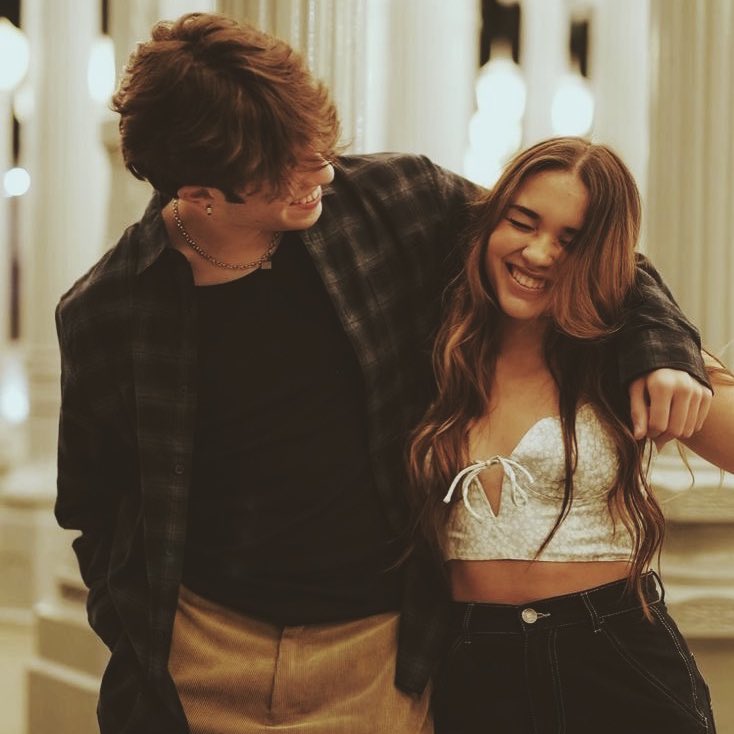 pegamucilon's tweet image. ᅠ
ᅠ
⸻  𝟐𝟐:𝟐𝟐 ; 𝐒𝐈𝐍𝐀𝐋 𝐃𝐎 𝐔𝐍𝐈𝐕𝐄𝐑𝐒𝐎!
⠀         ❝ maybe if you multiply the stars
⠀           of the galaxy with the likes of 
⠀           he ocean, plus the grains of 
⠀           sand, you get close to my love 
⠀           for you! minha fã .ᐟ  ❞

ᅠᅠ