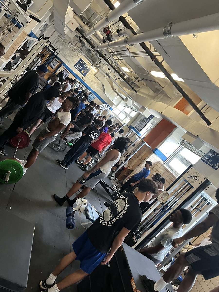 First day of school and we back in the weight room!
#wearedifferent
#teamfirst