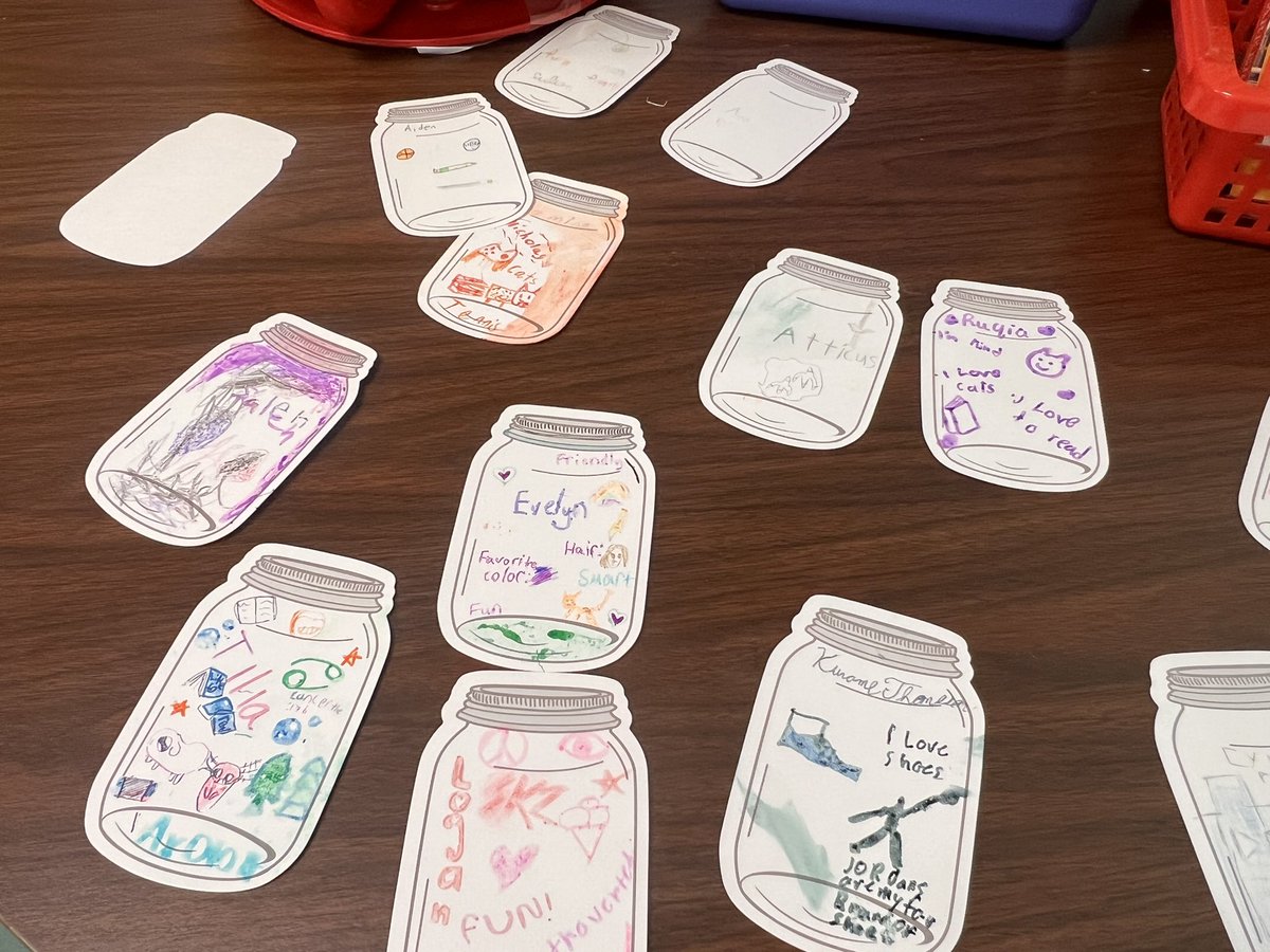 CHES_TAG's tweet image. An annual First Day read aloud…THE NAME JAR. Yes!!! 5th graders enjoy read alouds as well!!  Thank you @mrsrubinsworld 
#chesRubin5 #readalouds #picturebooksmatter
#CHESTAG5